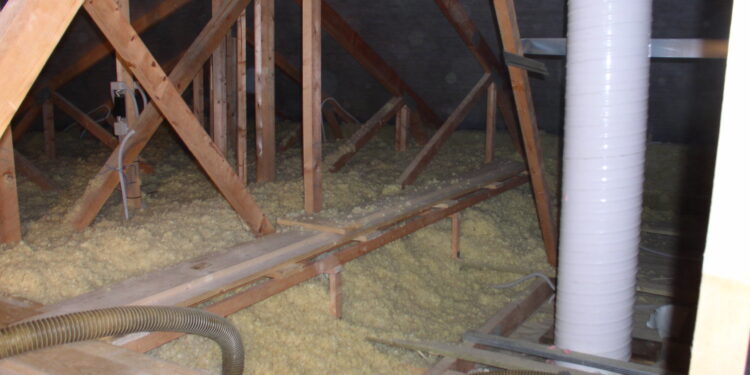 Proč využít foukanou izolaci?