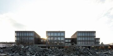 Beton zůstává, dřevo nastupuje. Klíčem je ale proces, ne materiál